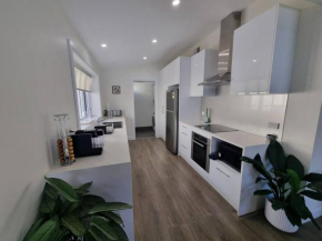 Bar Beach Retreat, Newcastle